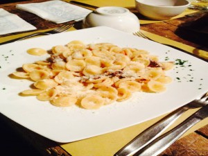 Il Ristorante - Conchiglie con Radicchio e Salsiccia
