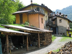 L'Agriturismo - Panoramica Retro e Legnaia