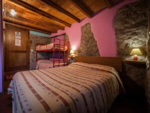 Camera 7 - Familiare con Lettini a Castello