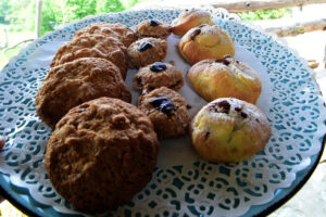 Pastticerria - Biscotti Rustici - Bigné al Cioccolato e Brutto ma Bacio