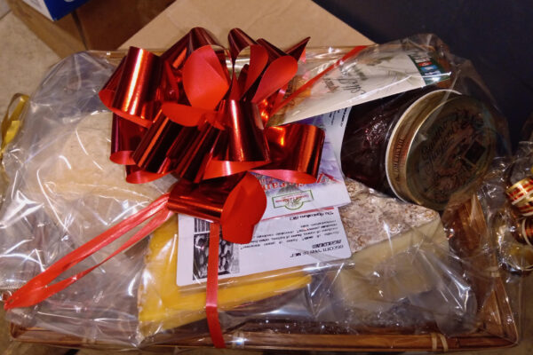 Al-Marnich-Cesto-di-Natale-Km-Zero: Prodotti Genuini